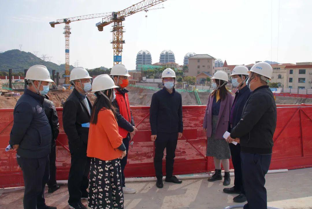 undefined 订阅2月24日上午,大鹏新区建筑工务署署长李云源带队前往市